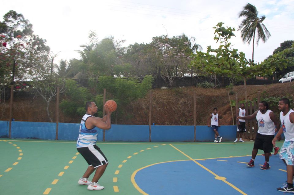 Leia mais sobre o artigo Ele joga basquete e tem um projeto gratuito de reposicionamento de carreira. Quem será?