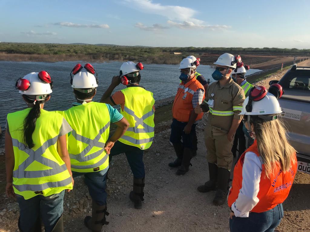 Leia mais sobre o artigo Moradores da ZAS visitam pela 1ª vez nossa empresa e conhecem barragem