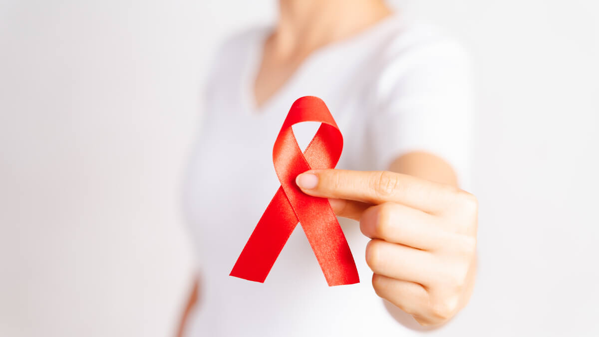 Leia mais sobre o artigo Dezembro Vermelho: conscientização e luta contra a Aids tem que partir de todos(as)