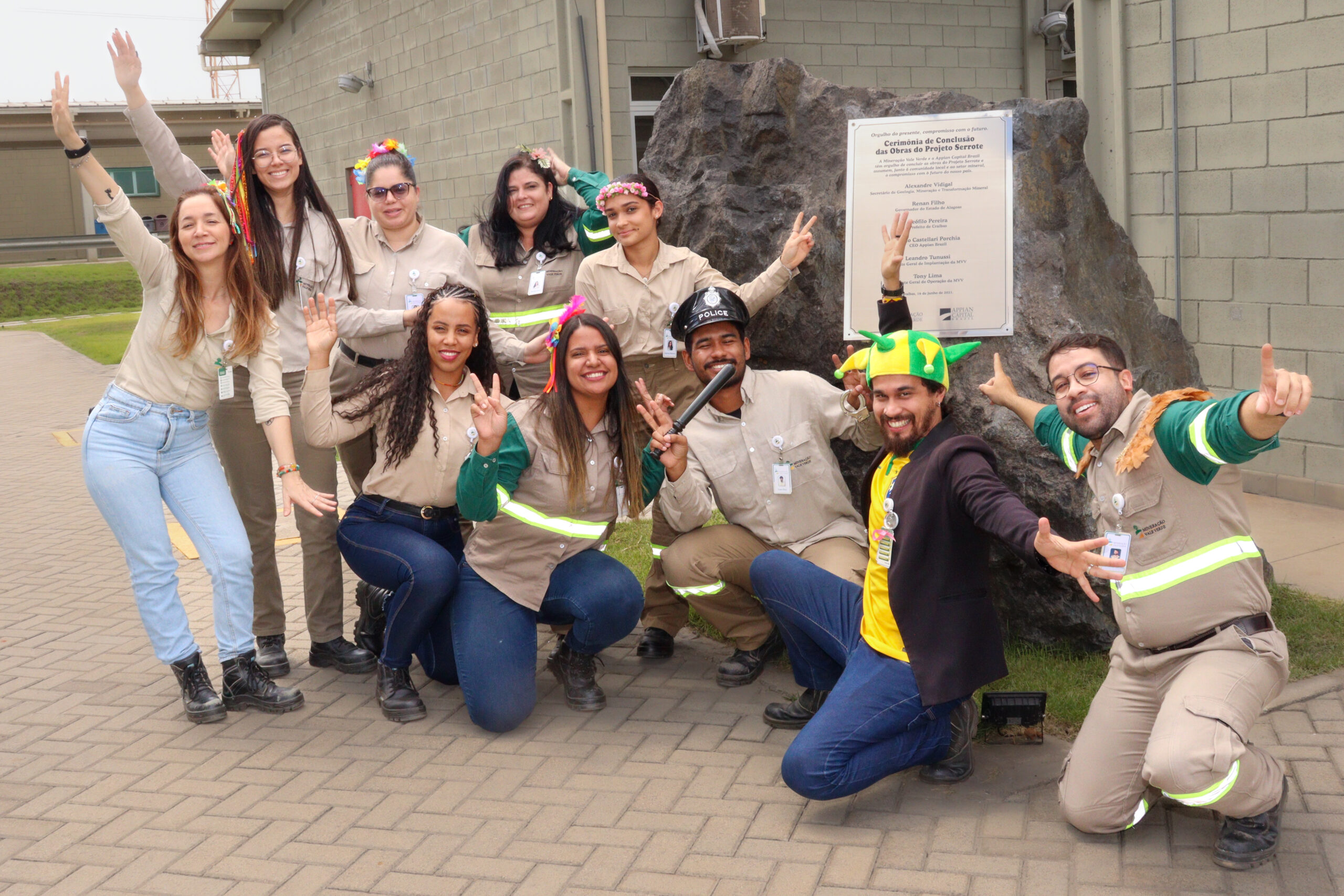 Leia mais sobre o artigo Folia Segura: empregados(as) MVV vestem alegria, responsabilidade e Segurança neste Carnaval