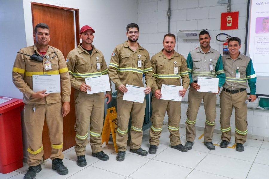 Craíbas_AL, 19 de Abril de 2024.
Appian Capital Brazil – Serrote - Mineracao Vale Verde - MVV

Na imagem, empregados recebendo certificado 

A imagem nao possui restricao de uso

Imagem: CLAUDIVAN SANTOS / Zóio Comunicação